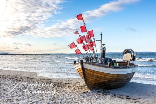 0823 seascape-with-boat-seashore.jpg